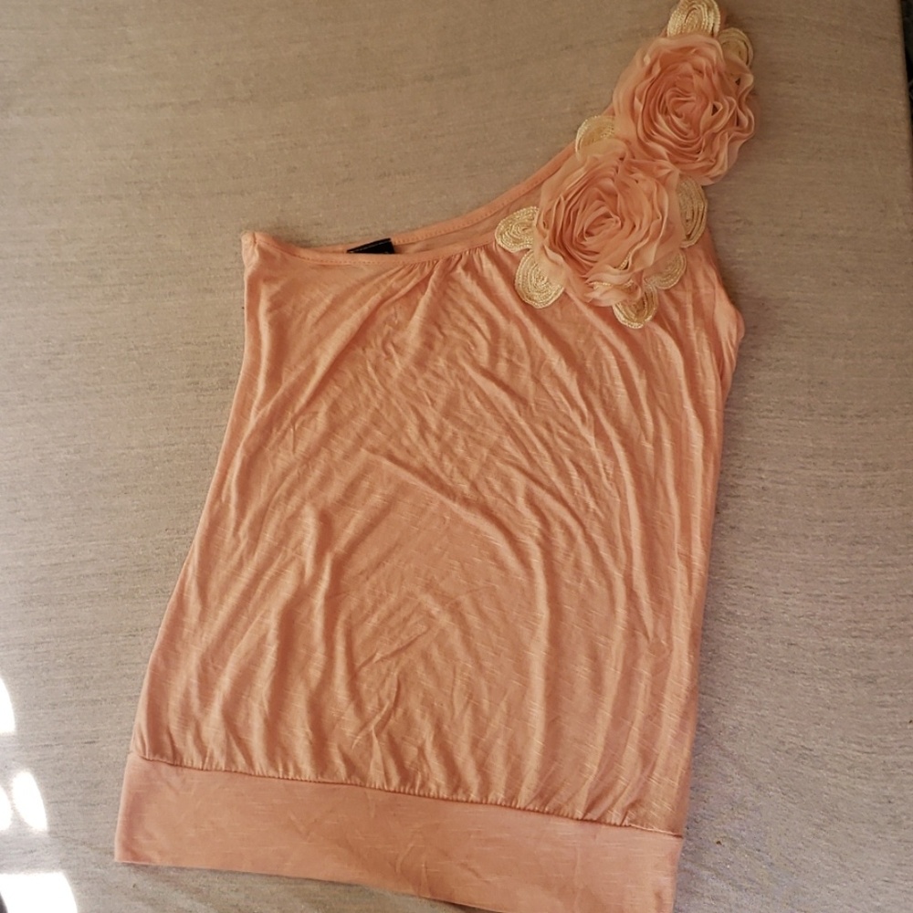 Cantata sz S peach tank with flower embellishments